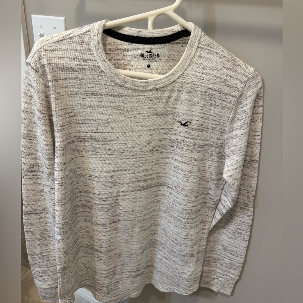 Hollister Cream and Black Speckled Top size small